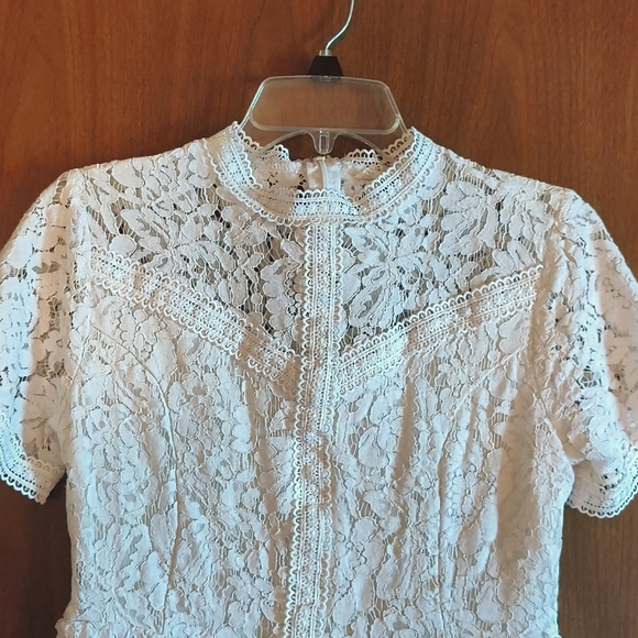 SANDY & SID Elegant White Lace Top - Picture 2 of 5